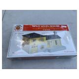 Bachmann Plasticville 1953 Split Level House 0 Sce Bachmann Plasticville 1953 Split Level House 0 Sce