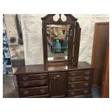 Kincaid Dresser/Tri Fold Mirror