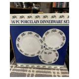 NOS 16PC PORCELAIN CHRISTMAS DINNERWARE