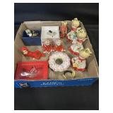 VINTAGE CHRISTMAS FIGURINE/JEWELRY LOT