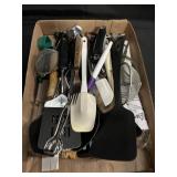 VINTAGE KITCHEN UTENSIL LOT