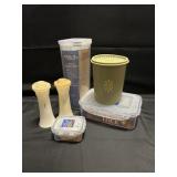 TUPPERWARE/STORAGE CONTAINERS