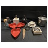 BOX LOT-KITCHEN/DECOR/PRIMITIVE AND MORE