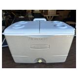 Rubbermaid 50-Quart Wheeled Cooler