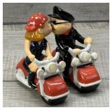 WESTLAND KISSING BIKER COUPLE SALT & PEPPER SHAKER