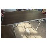 LIGHT WEIGHT FOLDING TABLE