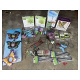 YARD & GARDEN DECOR BUTTERFLIES GNOMES & MUSHROOMS