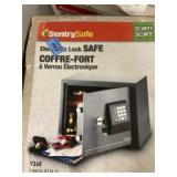 Sentry Safe 0.9 Cubic Feet with Keys