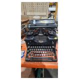 VINTAGE TYPEWRITER