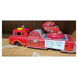 METAL / TIN FIRETRUCK TOY