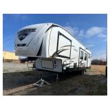2022 FOREST RIVER SABRE 5TH WHEEL CAMPER 2022 FOREST RIVER SABRE 5TH WHEEL CAMPER