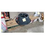 CHRISTMAS TREE / STAND