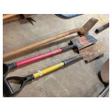 (3) SPADE SHOVELS (3) SPADE SHOVELS