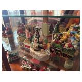5 CHRISTMAS FIGURINES