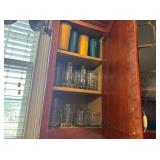 LOT OF DRINKING GLASSES