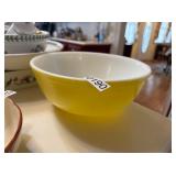 VINTAGE YELLOW PYREX BOWL