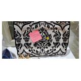 BLACK AND WHITE PLATTER