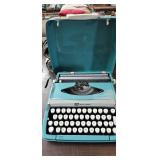 VINTAGE TYPEWRITER