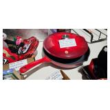 CAST IRON SKILLET WITH LID