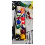 POOL / BILLARD BALLS