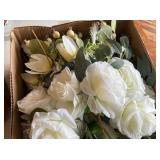 (20) WHITE FLORAL PICKS (20) WHITE FLORAL PICKS