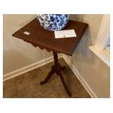 EASTLAKE PLANT STAND & FLORAL ARRANGEMENT EASTLAKE PLANT STAND & FLORAL ARRANGEMENT