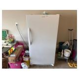 FRIDGIDARE FREEZER 32”X27”X65” FRIDGIDARE FREEZER 32”X27”X65”