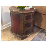 ROUND SIDE TABLE 19”DX21.5”H ROUND SIDE TABLE 19”DX21.5”H