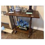 TABLE WITH SPINDLE LEGS TABLE WITH SPINDLE LEGS