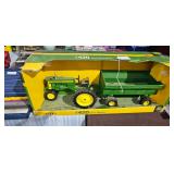 ERTL JOHN DEERE TRACTOR TOY ERTL JOHN DEERE TRACTOR TOY