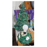 VINTAGE TABLETOP CHRISTMAS TREE VINTAGE TABLETOP CHRISTMAS TREE