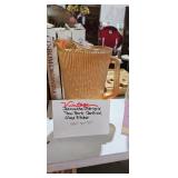 VINTAGE JEANNETTE PITCHER VINTAGE JEANNETTE PITCHER