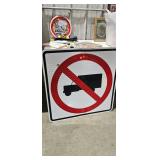 NO TRUCKS METAL SIGN NO TRUCKS METAL SIGN