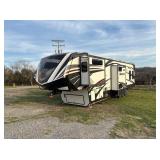 CAMPER / RV TRAILER