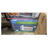 WINDOW AIR CONDITIONER