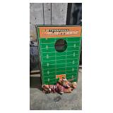 CORNHOLD BOARD / BAGS