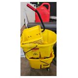 ROLLING MOP BUCKETS