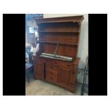 HUTCH / CABINET
