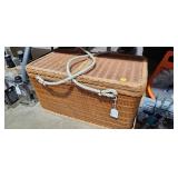 PICNIC BASKET