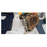 BASEBALL GLOVE
