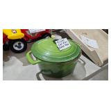 DUTCH OVEN WITH LID