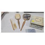 BRUSH/ COMB / MIRROR SET