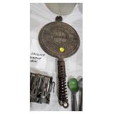 GRISWOLD WAFFLE IRON