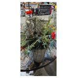 VASE / FLORAL ARRANGEMENT