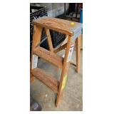 STEP LADDER 