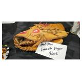 BASEBALL GLOVE