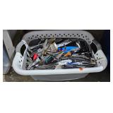 UTENSIL LOT