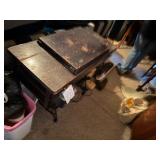 SEWING MACHINE BASE / SEWING MACHINE