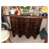 WOODEN BAR / COUNTER