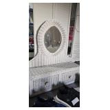 WICKER MIRROR
